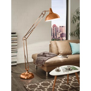 Eglo Stehleuchte Borgillio Kupfer im Wohnzimmer. Design-Stehlampe aus Stahl, Höhe 190cm.