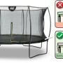 Schwarzes EXIT Silhouette Trampolin D366cm mit Sicherheitsnetz und Fußschutzsystem.