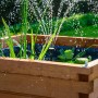 Dobar Gartenteich Alea aus Kiefernholz mit Teichfolie und Wasserspiel.