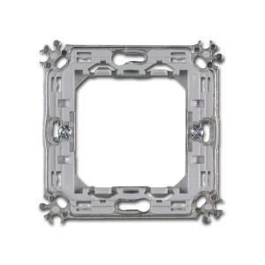 Silberner TEM MODUL PLUS Montageträger 2M aus Metall mit Krallen für Schalterprogramme.