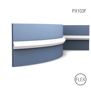 Flexible, weiße ORAC DECOR PX103F Wandleiste/Friesleiste (200cm) an blauer Wand.