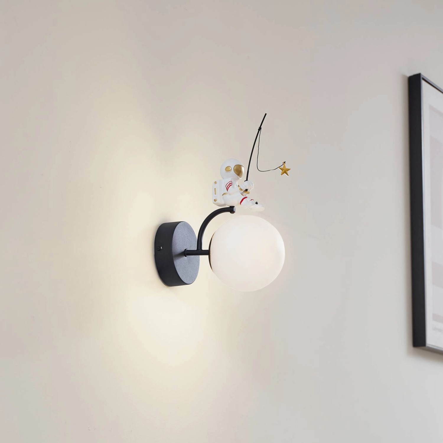 Lindby LED Wandleuchte Wandlampe Innen Kosmo 10030587 für Kinder Junges Wohnen in Weiß 1-flammig E27 Wohnzimmerleuchte_3