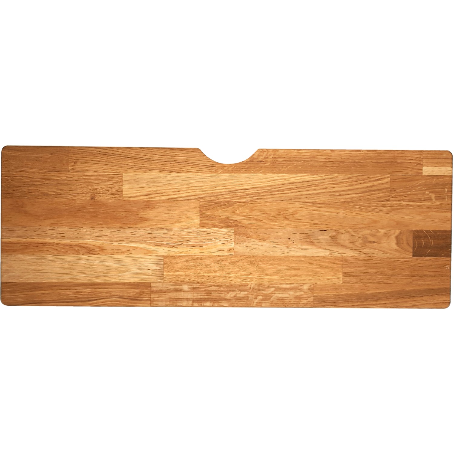 Detailansicht einer Stufe der Dolle Mittelholmtreppe Frankfurt aus Eiche, perlgrau lackiert.