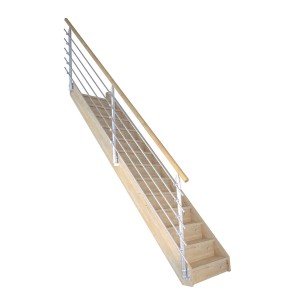 StarWood Treppe Korfu Fichte, gerade, mit Setzstufen und Edelstahl-Geländer.