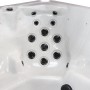 Detailansicht des weißen Canadian Spa Whirlpools ThunderBay mit Massagedüsen.