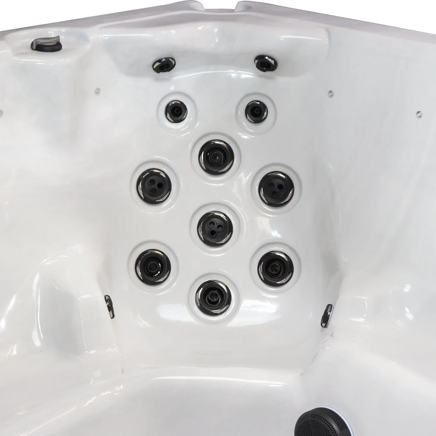 Detailansicht des weißen Canadian Spa Whirlpools ThunderBay mit Massagedüsen.