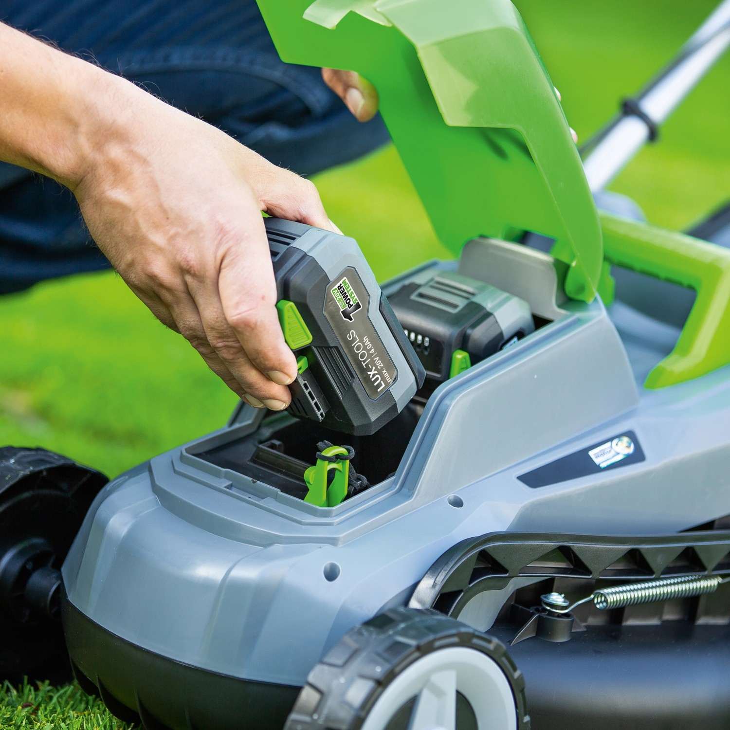 LUX AkkuRasenmäherSet 1 PowerSystem ARM2x20/4 bei OBI