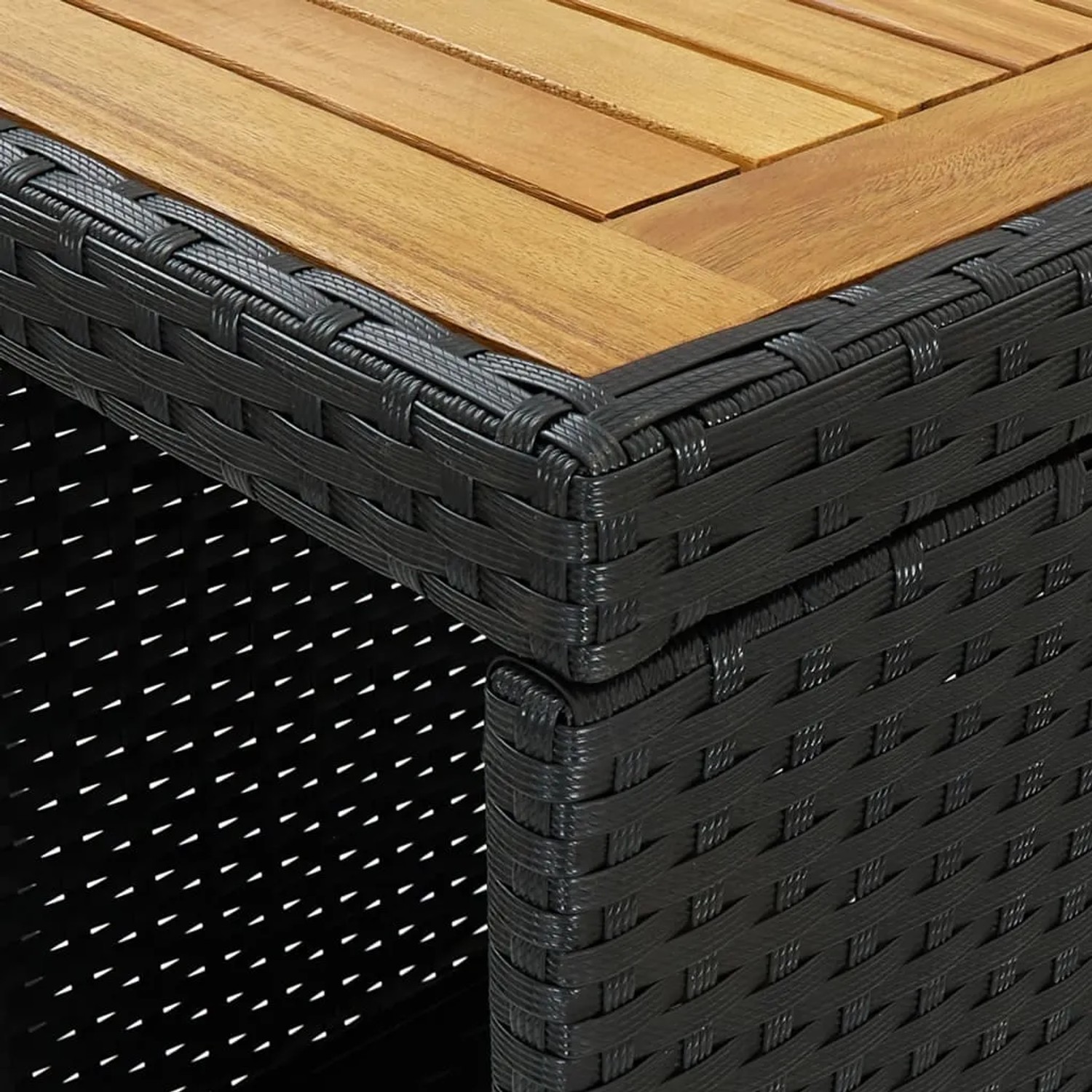 Detailansicht: Schwarzer vidaXL Bartisch mit Akazienholzplatte und Rattan-Optik.