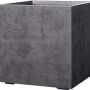 Anthrazitfarbener, würfelförmiger Deroma Pflanzkübel Cubo Millennium 49x49x49 cm mit Rollen.
