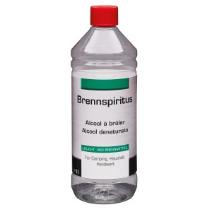 1 l Brennspiritus in einer transparenten Plastikflasche mit rotem Deckel.