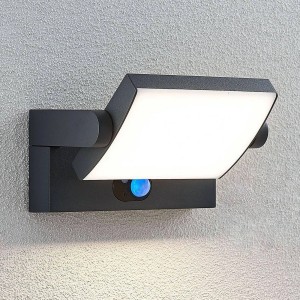 Moderne Lindby LED Solarleuchte Sherin für Außen, schwarz, mit Bewegungsmelder und warmweißem Licht.