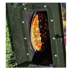 ECOfoxx Outdoor Pizzaofen Rosalie mit Pizza im Backfach, ideal für Garten und Terrasse.