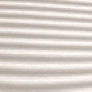 Halbtransparenter, creme-farbener Flächenvorhang Manhattan mit horizontalen Streifen.