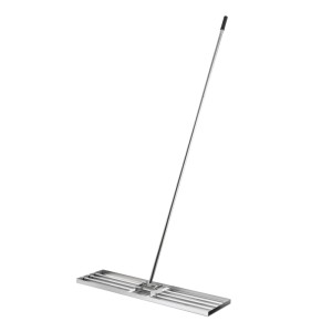 Edelstahl Rasenrakel mit langem Stiel zum Ebnung, Sanden und Pflegen des Rasens. Robustes Gartenhandgerät.