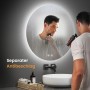 Runder Badspiegel mit LED-Beleuchtung und Antibeschlag-Funktion im Badezimmer.