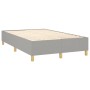 Helles vidaXL Boxspringbett 120x200 cm mit Stoffbezug und Holzfüßen.