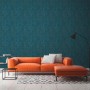 Vliestapete Trendwall 2 Uni Blau Glänzend im Wohnraum mit orangefarbenem Sofa.