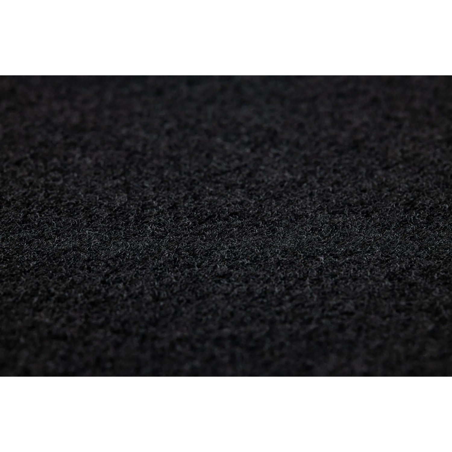 Detailaufnahme: Schwarzer RugsX Läufer Rumba, Teppich mit Antirutsch-Funktion, 80x300cm.
