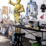 Star Wars Fototapete: R2D2 und C-3PO als selbstklebende Vlies-Tapete im Kinderzimmer.