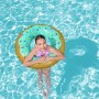Mädchen schwimmt mit Bestway Schwimmring Sweet Donut (Ø 77 cm) im Pool.