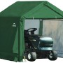 Grüne ShelterLogic Zeltgarage 180x180x180 cm mit Rasentraktor. Gerätehaus für Gartengeräte und mehr.