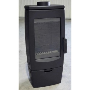 Schwarzer Plamen Gusskaminofen Gala 8 kW mit Sichtscheibe. Kaminofen für Holz und Holzbriketts.