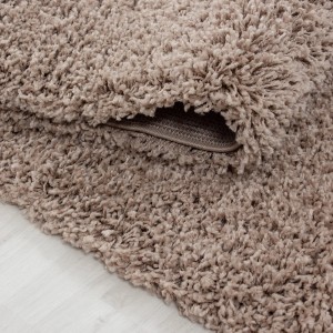 Beiger Ayyildiz Hochflorteppich Life 1500 (Ø 160 cm) im Detail.