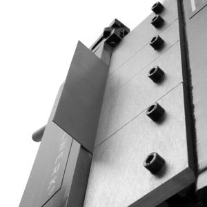 Detailaufnahme der STAHLWERK AB 305 ST Abkantbank, einer Schwenkbiegemaschine für Bleche bis 1 mm.