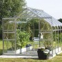 Vitavia Gewächshaus Diana 8300 aus Alu: Begehbares Glas-Gewächshaus mit Pflanzen.