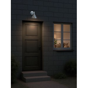 PR Home Mini-Tripp Wandleuchte, silberfarben, montiert an einer Hauswand neben einer Tür.