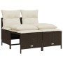 Braune vidaXL Garten-Sofagarnitur aus Rattan mit cremefarbenen Kissen.