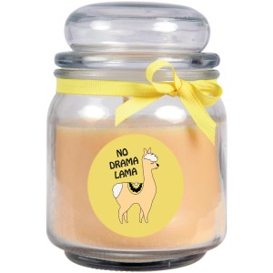 Gelbe Duftkerze im Bonbonglas mit Vanilleduft und Lama-Motiv.