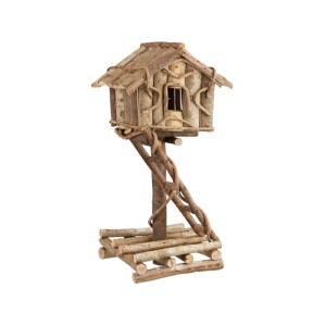 Stehendes, handgefertigtes Vogelhaus aus Naturholz auf Pfahl mit Leiter. Rustikale Deko für Garten & Balkon.