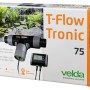 Velda T-Flow Tronic 75 elektronischer Algenbekämpfer für Teiche. Gerät auf Verpackung mit Teichmotiv, entfernt Fadenalgen.