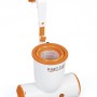 Flowclear Skimatic 2-in-1 Poolskimmer mit Filterkartusche, weiß und orange.