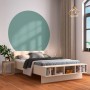 Schlafzimmer mit Wand in Agavengrün von CREATE! by OBI. Matte Wandfarbe für ein modernes Ambiente.