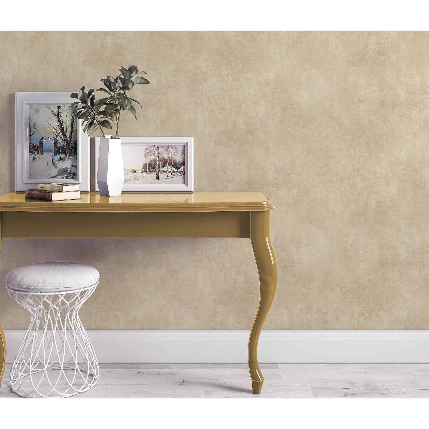 Beige Vliestapete mit Beton-Optik (Erismann Elle Decoration 4 Shiny Concrete) im Raum.