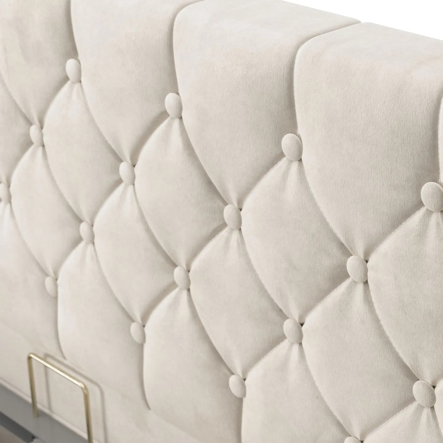 Detailaufnahme: Beiges Polsterbett Nizza 140x200 mit Chesterfield-Steppung.