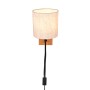Trio LED-Wandleuchte Nilam mit Stoffschirm und Holz-Element, eine moderne Wandlampe.