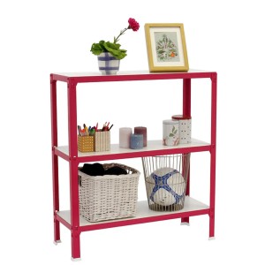 Rosa-weißes PROREGAL Wohnregal Living Koala Wood mit 3 Böden, beladen mit Deko.