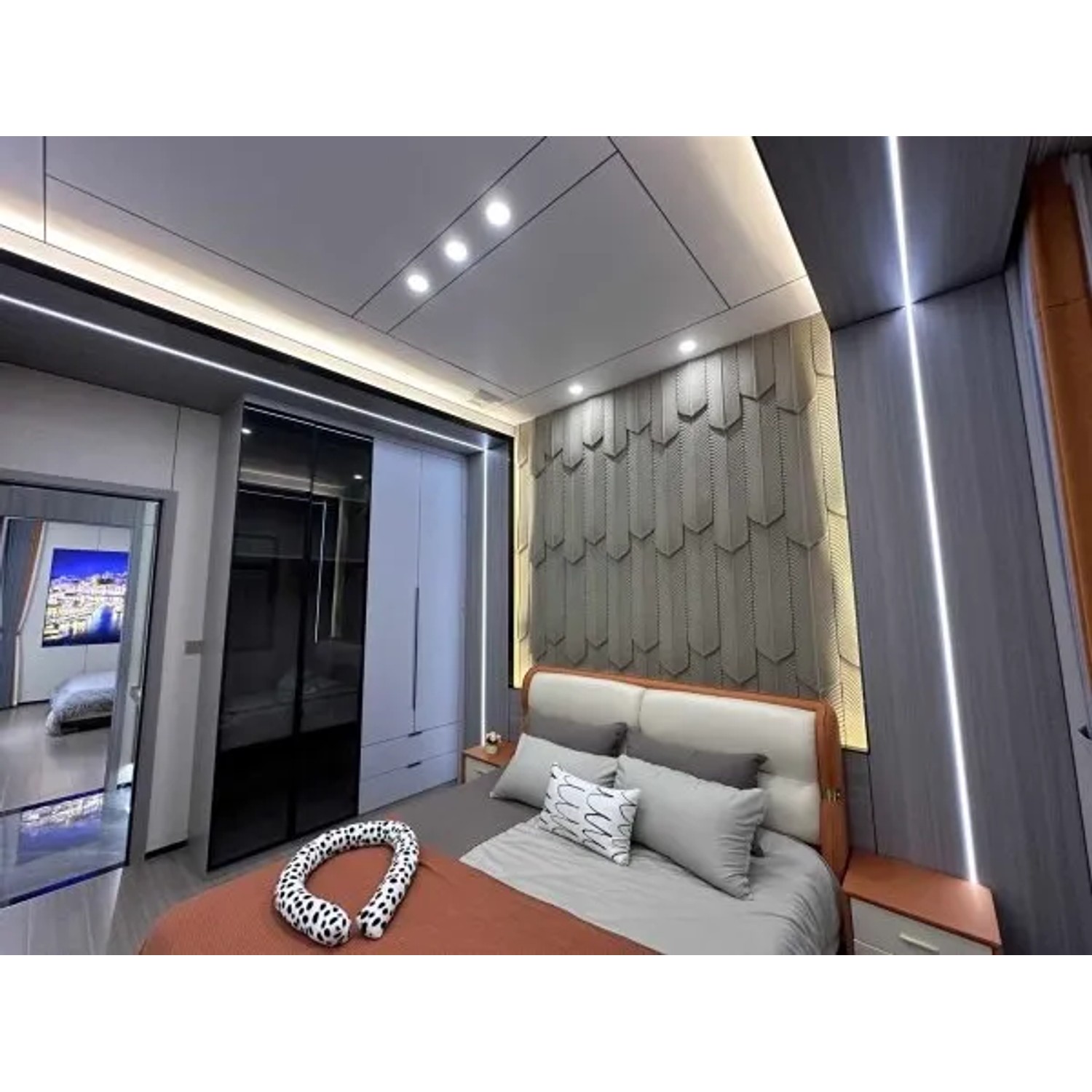 Modernes Schlafzimmer mit hellgrauen Colortree Wandpaneelen in Holzoptik als Wand- und Deckenverkleidung.