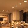 Wohnraum mit Paulmann LED Einbaupanel Veluna, runde Einbaustrahler mit warmweißem Licht.