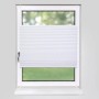 Weißes Plissee am Fenster, blickdicht. Klemmfix-Sichtschutz für Fenster, 45x150cm.