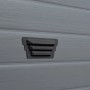 Detailaufnahme: Lüftungsgitter im grauen Keter Gerätehaus Lineus.