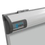 Detailaufnahme: KARAT Flipchart Shark Premium, mobil mit Rollenfuß und Papierhalter.