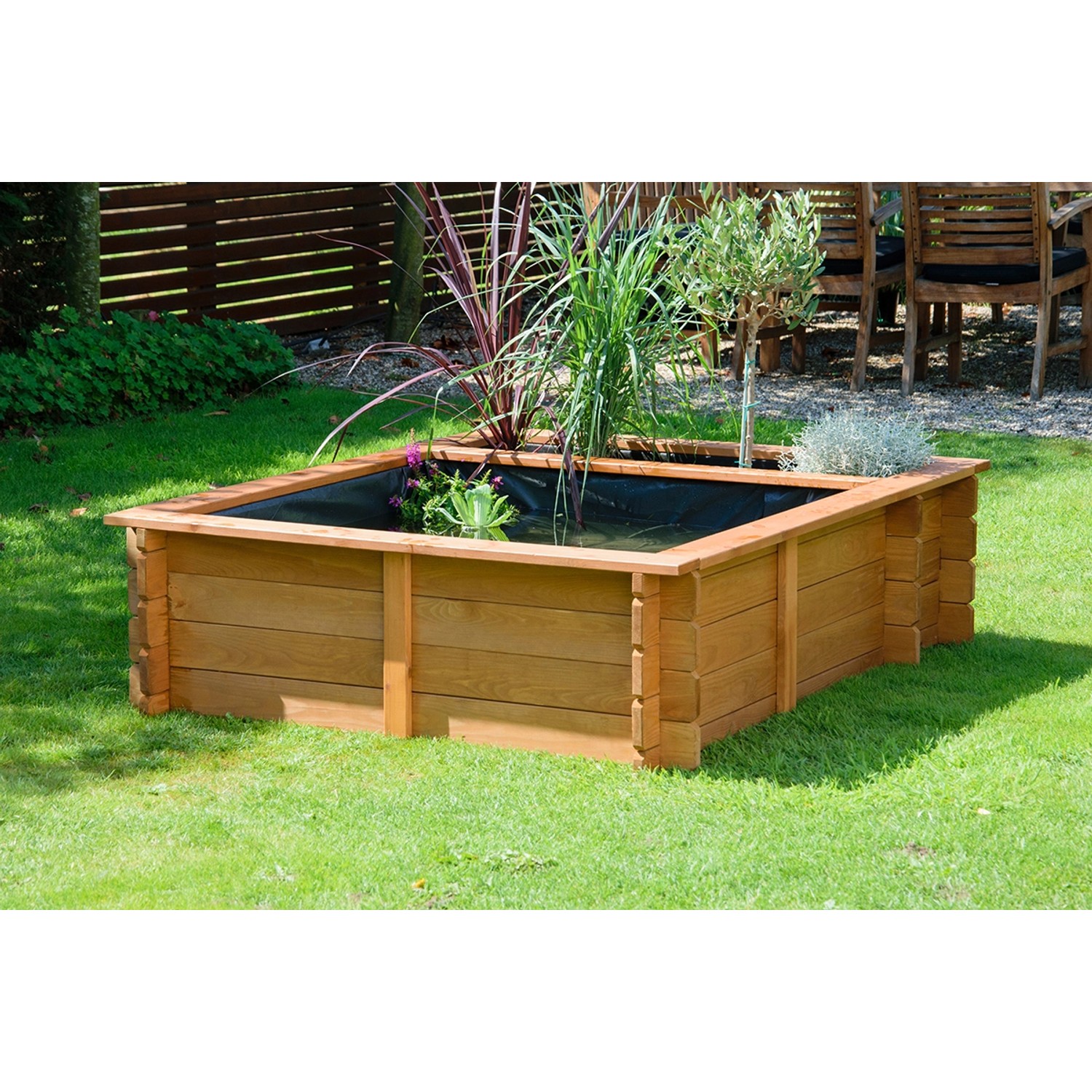 Dobar Gartenteich Maxime aus Kiefernholz mit Teichfolie, 150x120x40 cm.
