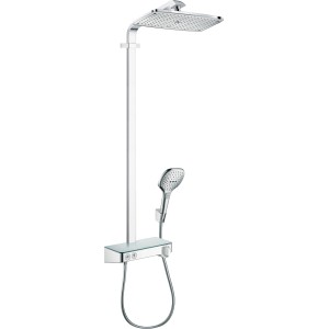 Hansgrohe Raindance E Showerpipe 360 mit Kopf- und Handbrause, Thermostat und Ablage in Chrom.