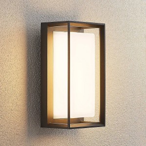 Moderne Arcchio LED Außenwandleuchte Ismera aus Alu und Glas für Terrasse und Garten.