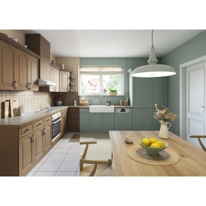 Küche mit Möbeln in Salbei, lackiert mit Alpina Möbel-Lack Bad & Küche. Seidenmatte Oberfläche.
