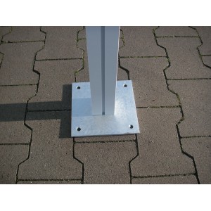 KGT Carport Aufschraub-Set für Modell Elbe, zur sicheren Bodenbefestigung.
